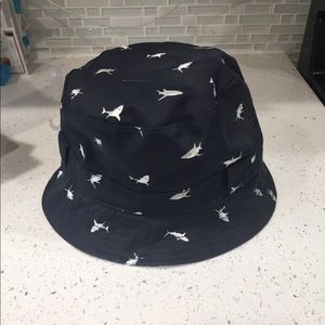 Little boy bucket hat with sharks GAP NWT